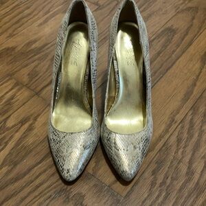 Thalia Sodi Tan High Heels Elegant Design